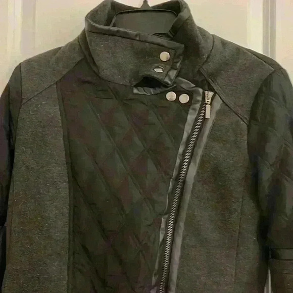 Yoki Outwear Quilted Long Jacket - Picture 2 of 11